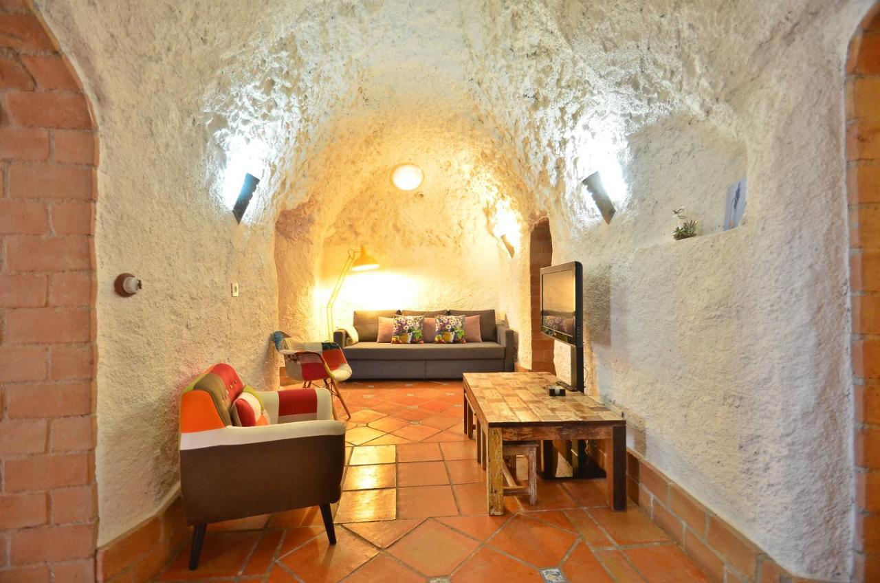 House&Cave Parking And Terrace, In The City 格拉纳达 外观 照片