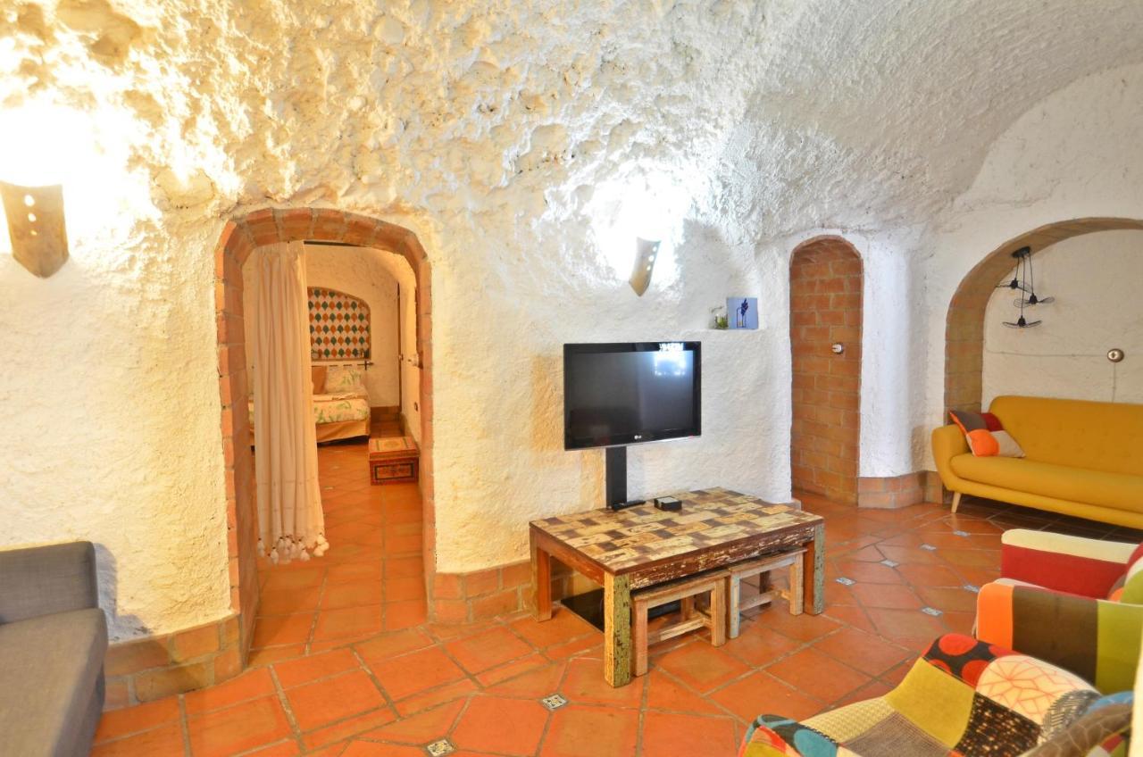 House&Cave Parking And Terrace, In The City 格拉纳达 外观 照片