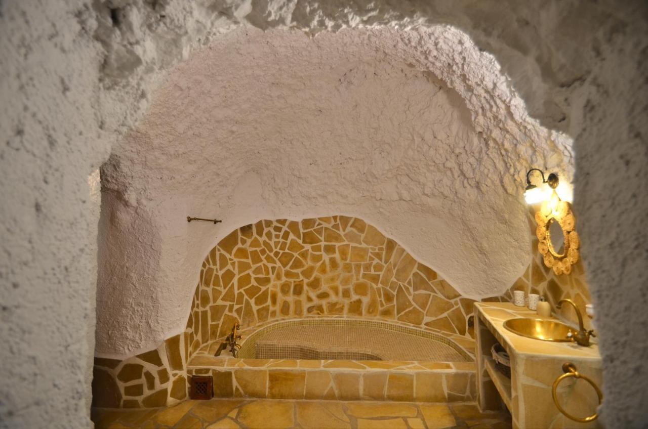 House&Cave Parking And Terrace, In The City 格拉纳达 外观 照片